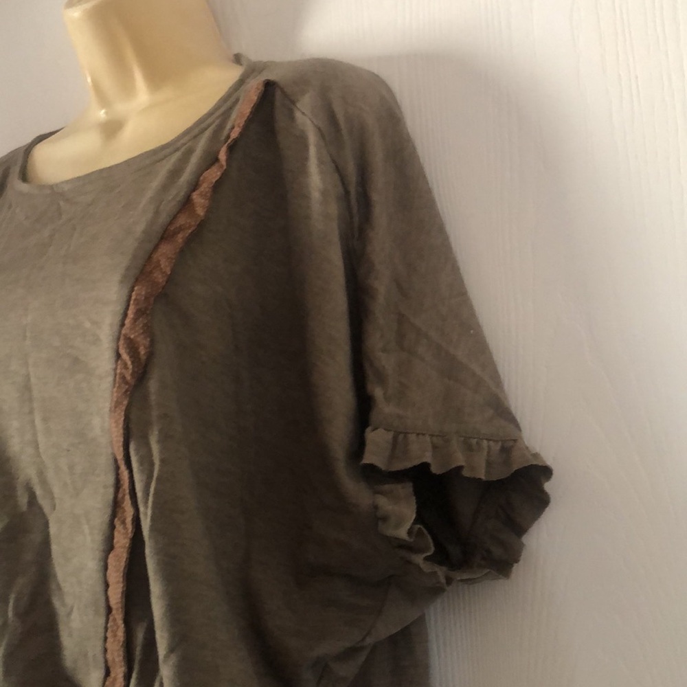 Woman’s fall feminine cousin earl ruffle blouse - Picture 4 of 12